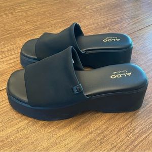 Yassu Wedge Platform Sandal